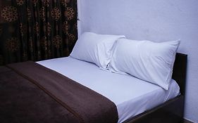 Day By Day Hotel