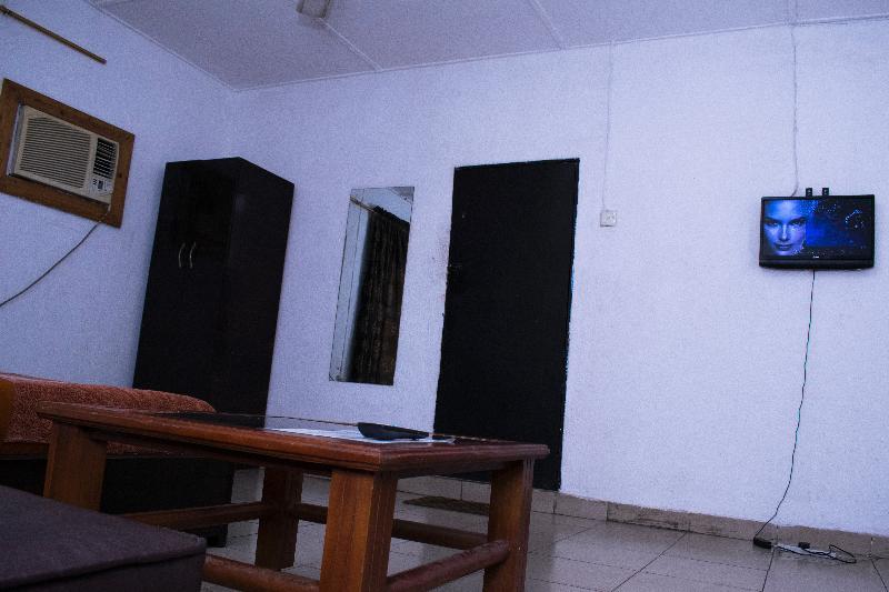 Day By Day Hotel Lagos Exterior photo