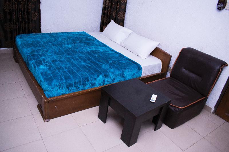 Day By Day Hotel Lagos Exterior photo