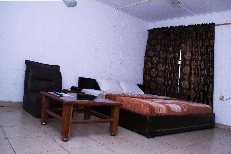 Day By Day Hotel Lagos Exterior photo