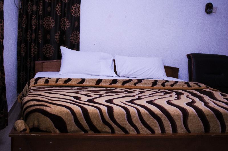 Day By Day Hotel Lagos Exterior photo